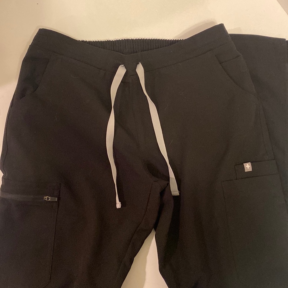 Figs Yola petite skinny scrub pants